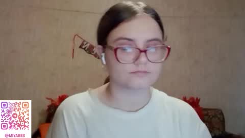 Snapshot of miyabe chatting on November 14, 2025, 5:17 am Milana online show from November 14, 2025, 5:17 am