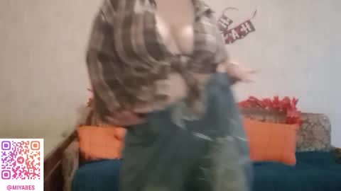 Snapshot of miyabe chatting on November 15, 2025, 7:16 am Milana online show from November 15, 2025, 7:16 am