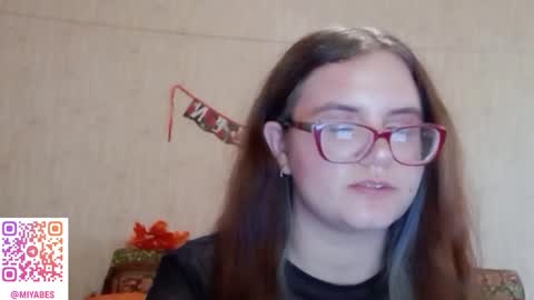 Snapshot of miyabe chatting on November 22, 2025, 9:19 am Milana online show from November 22, 2025, 9:19 am