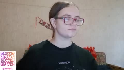 Snapshot of miyabe chatting on November 23, 2025, 7:19 am Milana online show from November 23, 2025, 7:19 am