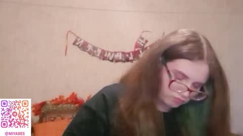 Snapshot of miyabe chatting on November 30, 2025, 7:23 am Milana online show from November 30, 2025, 7:23 am