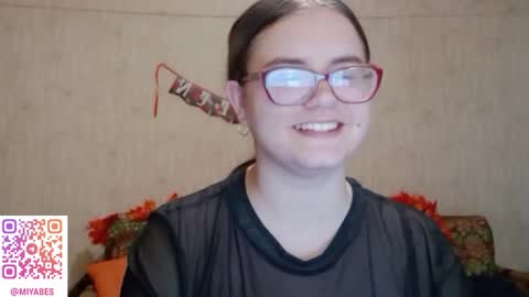 Snapshot of miyabe chatting on December 4, 2025, 11:08 am Milana online show from December 4, 2025, 11:08 am