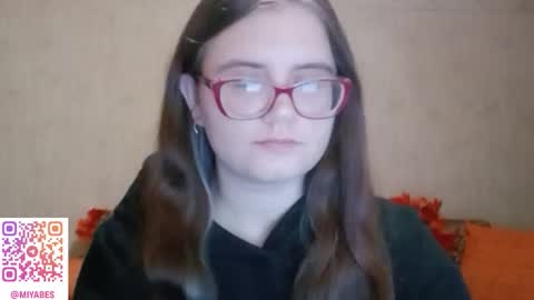 Snapshot of miyabe chatting on December 15, 2025, 3:22 am Milana online show from December 15, 2025, 3:22 am