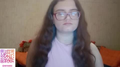 Snapshot of miyabe chatting on December 18, 2025, 4:18 am Milana online show from December 18, 2025, 4:18 am