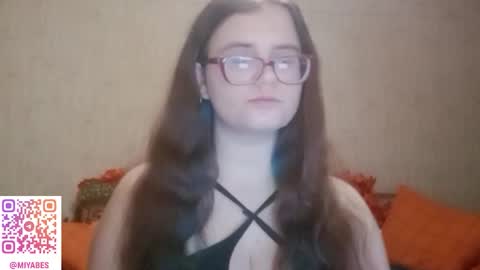 Snapshot of miyabe chatting on December 19, 2025, 3:24 am Milana online show from December 19, 2025, 3:24 am