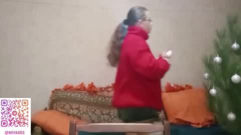 Snapshot of miyabe chatting on December 23, 2025, 3:15 am Milana online show from December 23, 2025, 3:15 am