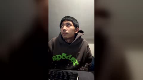 mizukix300 online show from March 18, 2026, 5:21 am