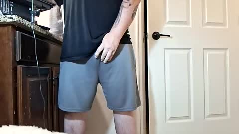 hoodyhoo online show from April 18, 2026, 3:54 am