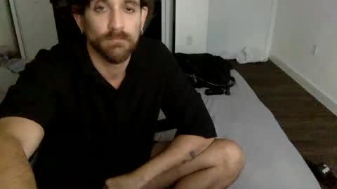 Snapshot of mkmarkets chatting on November 16, 2025, 3:50 pm Hrny Lat .. online show from November 16, 2025, 3:50 pm