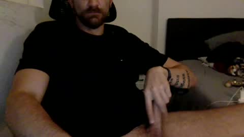 Snapshot of mkmarkets chatting on March 4, 2026, 7:58 am Hrny Lat .. online show from March 4, 2026, 7:58 am