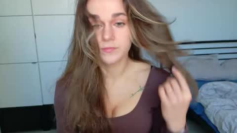 mmminnie online show from February 19, 2026, 10:22 am