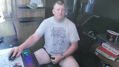 Snapshot of mmmthatsfunnn chatting on May 24, 2026, 5:18 pm mmmthatsfunnn online show from May 24, 2026, 5:18 pm