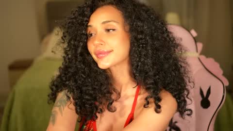 Snapshot of moan_4_you chatting on December 12, 2024, 1:43 am Ruxxx online show from December 12, 2024, 1:43 am