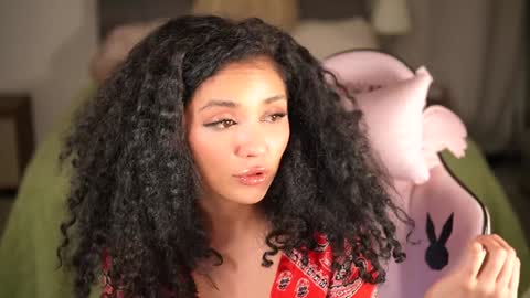 Snapshot of moan_4_you chatting on December 15, 2024, 3:24 am Ruxxx online show from December 15, 2024, 3:24 am