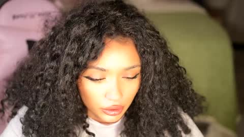 Snapshot of moan_4_you chatting on December 20, 2024, 1:25 am Ruxxx online show from December 20, 2024, 1:25 am