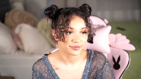 Snapshot of moan_4_you chatting on January 24, 2025, 10:19 pm Ruxxx online show from January 24, 2025, 10:19 pm