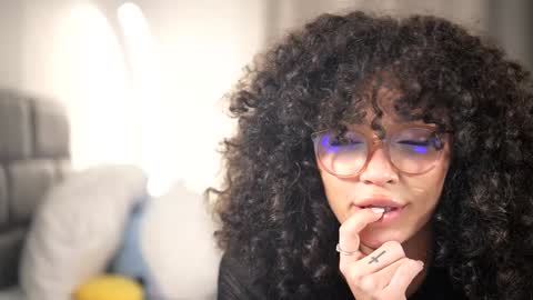 Snapshot of moan_4_you chatting on January 26, 2025, 12:37 am Ruxxx online show from January 26, 2025, 12:37 am