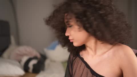 Snapshot of moan_4_you chatting on February 6, 2025, 3:16 am Ruxxx online show from February 6, 2025, 3:16 am