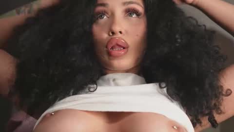 Snapshot of moan_4_you chatting on October 16, 2025, 7:42 am Ruxxx online show from October 16, 2025, 7:42 am