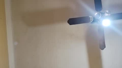 Snapshot of modelo_web18 chatting on October 12, 2025, 3:44 pm camilo online show from October 12, 2025, 3:44 pm