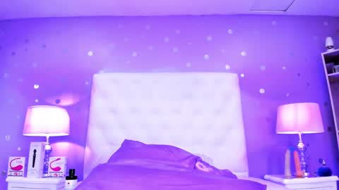 Sophia  online show from February 5, 2025, 7:53 pm