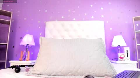 Sophia  online show from September 12, 2025, 7:58 pm