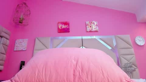 Sophia  online show from February 20, 2026, 7:36 pm