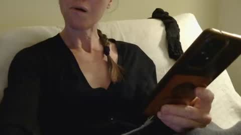 Aurora online show from December 14, 2025, 11:42 pm