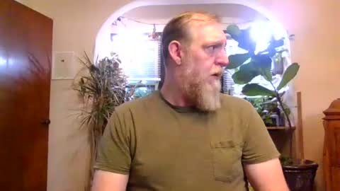 Snapshot of moeblick chatting on November 3, 2025, 12:50 pm moeblick online show from November 3, 2025, 12:50 pm