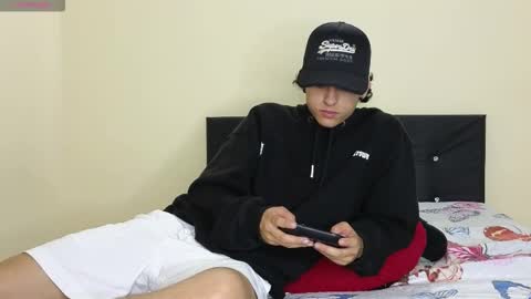 mohamed_malik online show from November 27, 2025, 2:13 am