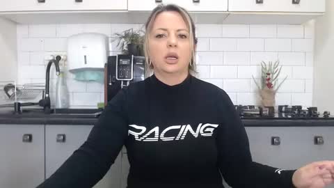 erika online show from February 20, 2025, 9:22 am