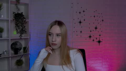 molly_lesser online show from December 21, 2025, 11:28 am