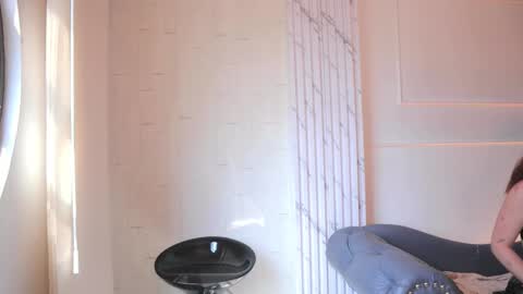   MOLLY   online show from February 11, 2026, 7:52 pm