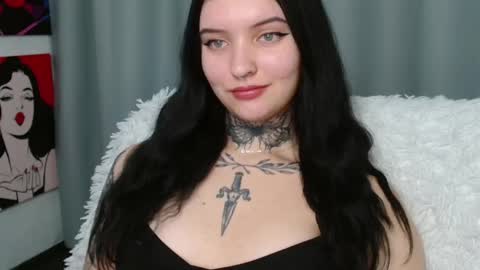 Lina online show from January 11, 2025, 7:05 pm