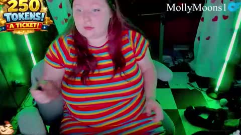 Snapshot of molly_moons chatting on May 1, 2026, 9:19 pm molly_moons online show from May 1, 2026, 9:19 pm