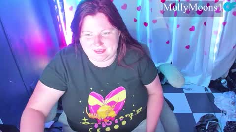 Snapshot of molly_moons chatting on May 13, 2026, 9:00 pm molly_moons online show from May 13, 2026, 9:00 pm