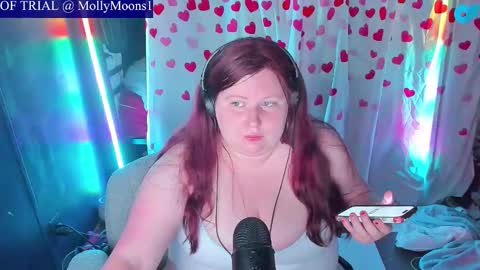 Snapshot of molly_moons chatting on May 17, 2026, 10:50 pm molly_moons online show from May 17, 2026, 10:50 pm