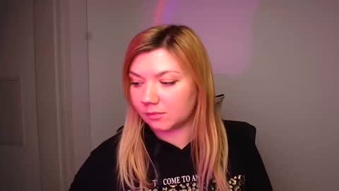 Molly online show from January 8, 2025, 3:17 pm