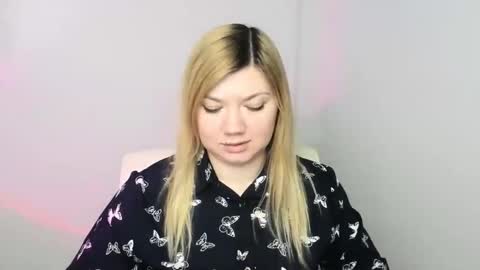 Molly online show from January 17, 2025, 12:21 pm