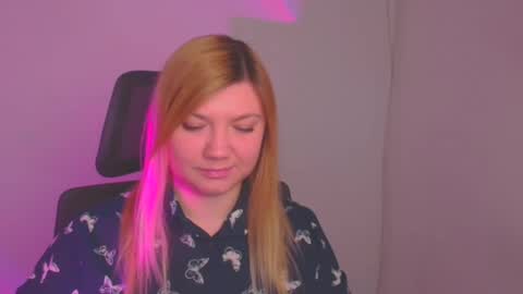 Molly online show from January 20, 2025, 12:39 pm