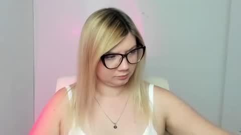 Molly online show from September 9, 2025, 11:54 am