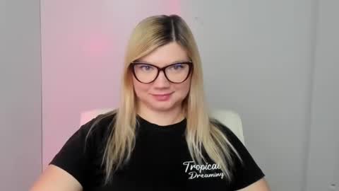 Molly online show from September 17, 2025, 11:45 am