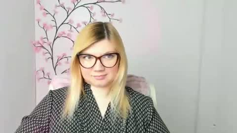 Molly online show from February 9, 2026, 12:42 pm