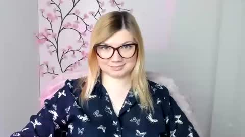 Molly online show from April 15, 2026, 11:39 am