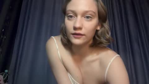 molly_poly online show from November 4, 2025, 7:02 pm