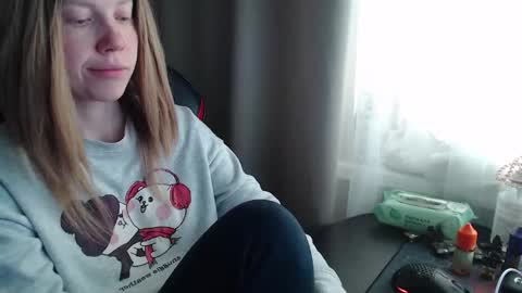 I have new photos come and see with love Molly online show from September 29, 2025, 9:47 am