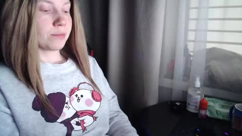 I have new photos come and see with love Molly online show from November 1, 2025, 10:39 am