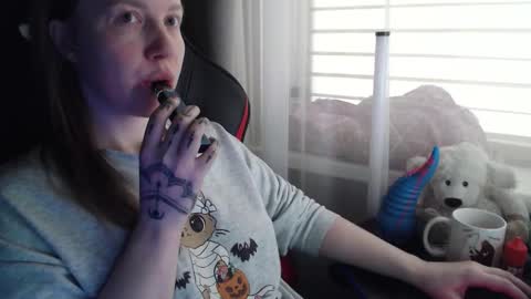 I have new photos come and see with love Molly online show from February 9, 2026, 9:02 am