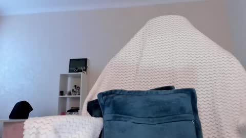 Molly online show from February 24, 2025, 5:43 am