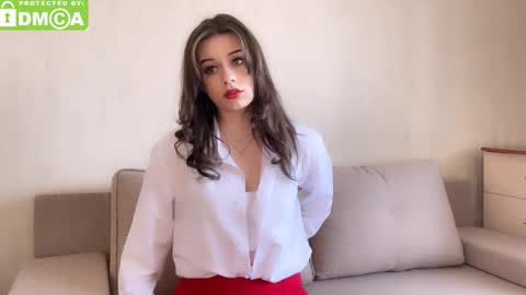 Molly online show from March 18, 2026, 1:25 pm